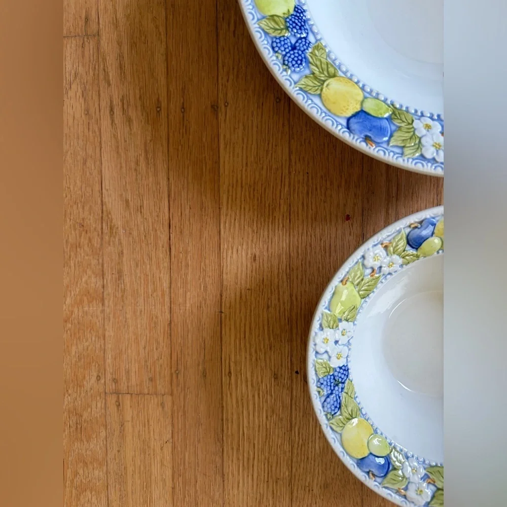 Vernon ware metlox Florence bowl set 37” and 10 3/4” lemon blueberry blackberry